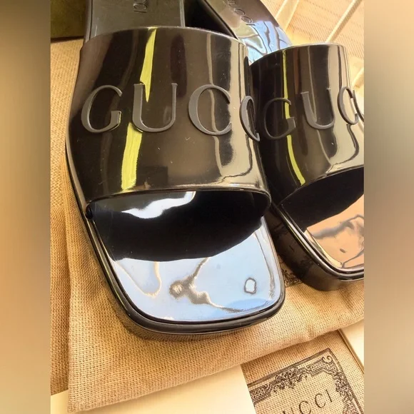 GUCCI Black Slip On Rubber Sandal Short Stack Heel EU 39